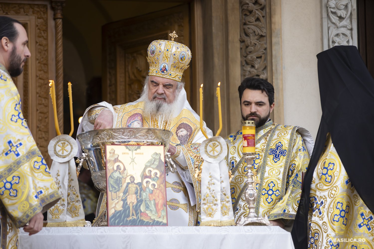 Patriarhul Daniel, bugetar de top! Are un salariu lunar de mii de euro